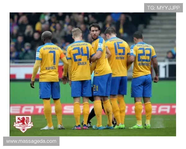 悉尼前锋洛雷复出誓助球队止颓